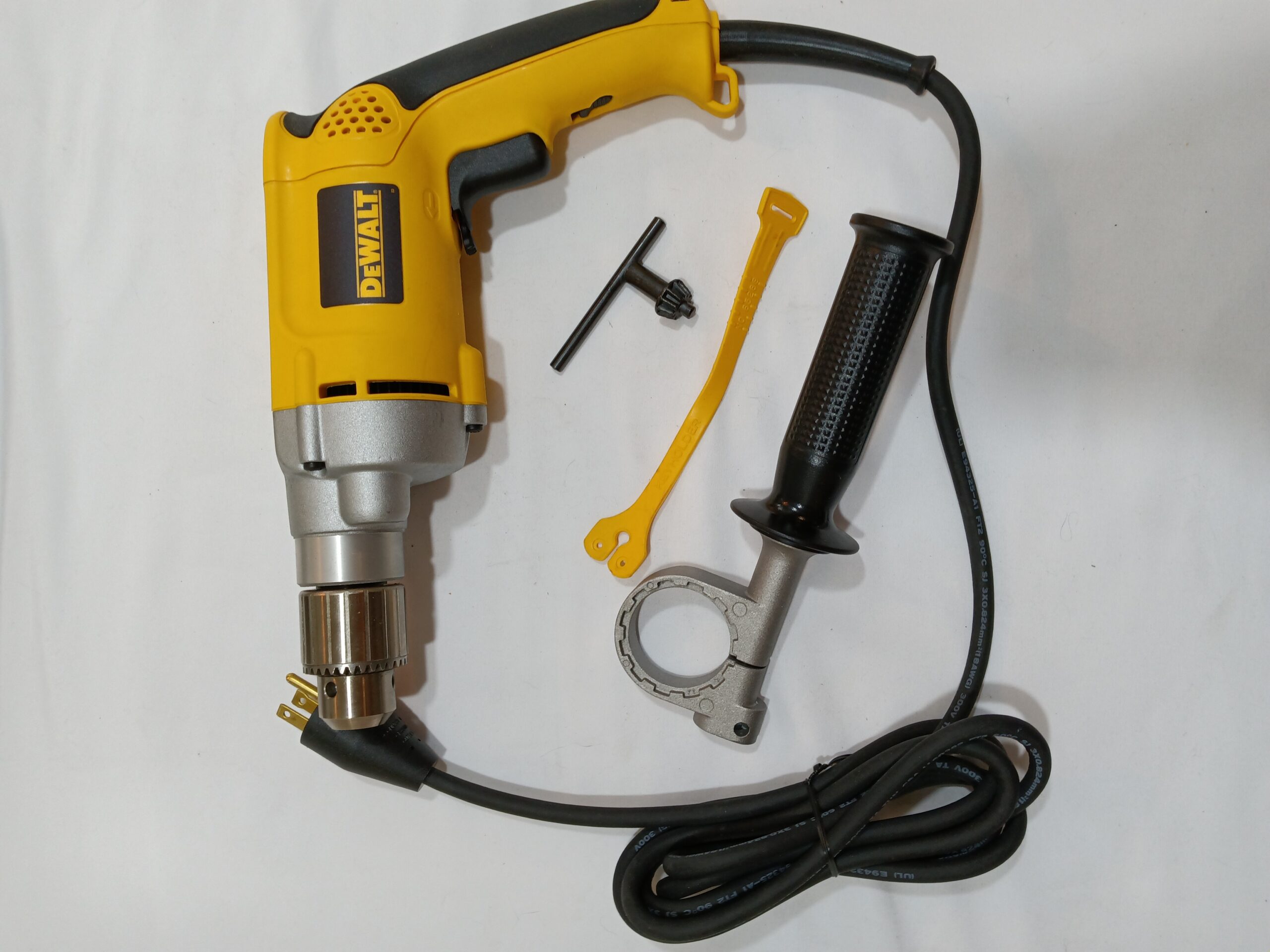 DEWALT 7.8 Amp Corded 1/2 in. Variable Speed Reversing Drill - Image 3
